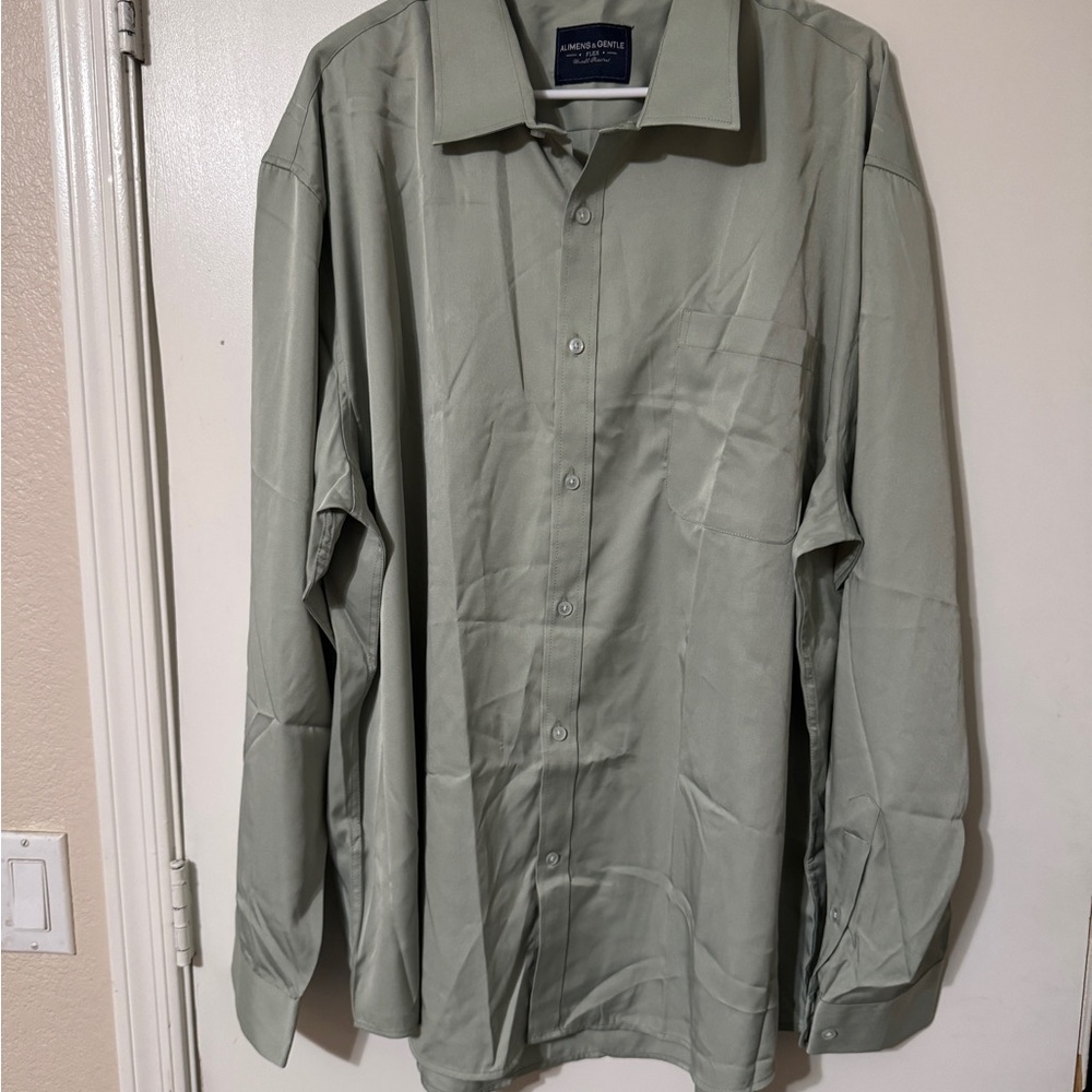 Men's Green Button-Up Shirt